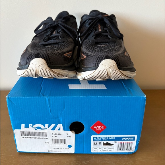 HOKA Clifton 9 Women's Black and Rose Gold sz 5.5D running shoes - Picture 2 of 4